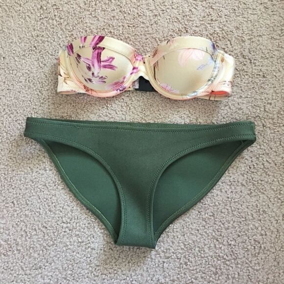 Authentic Triangl Coco Floral Bikini - XS/S - Picture 1 of 7